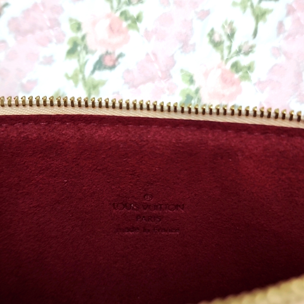 💎 Louis Vuitton White Takashi Murakami Multicolor Iconic Monogram Pochette Bag - Picture 16 of 17